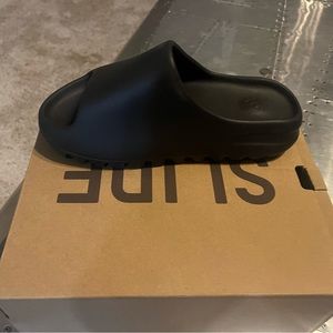 Yeezy slides onyx